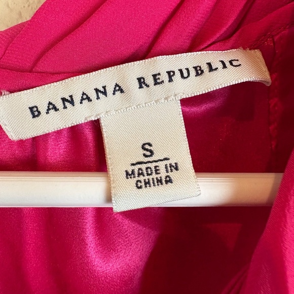 Banana Republic Pink Silk-Like Sleeveless Pullover Cami Blouse w/ Roll/Twist - Picture 11 of 12